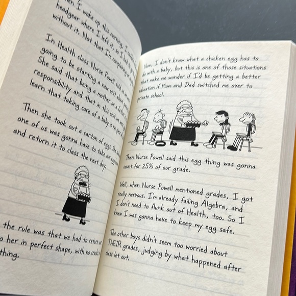 Diary of a Wimpy Kid The Ugly Truth Jeff Kinney New Hardbound Book - Picture 2 of 5